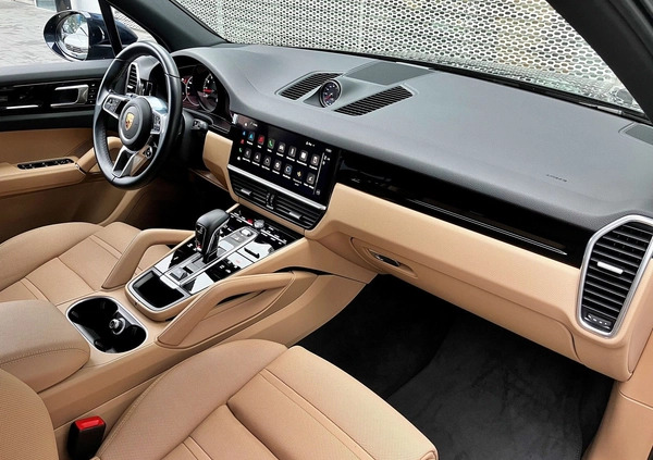 Porsche Cayenne cena 379000 przebieg: 42025, rok produkcji 2021 z Sokołów Małopolski małe 781